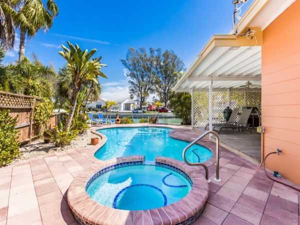 Anna Maria Vacation 3 Bedroom Home, Private Pool