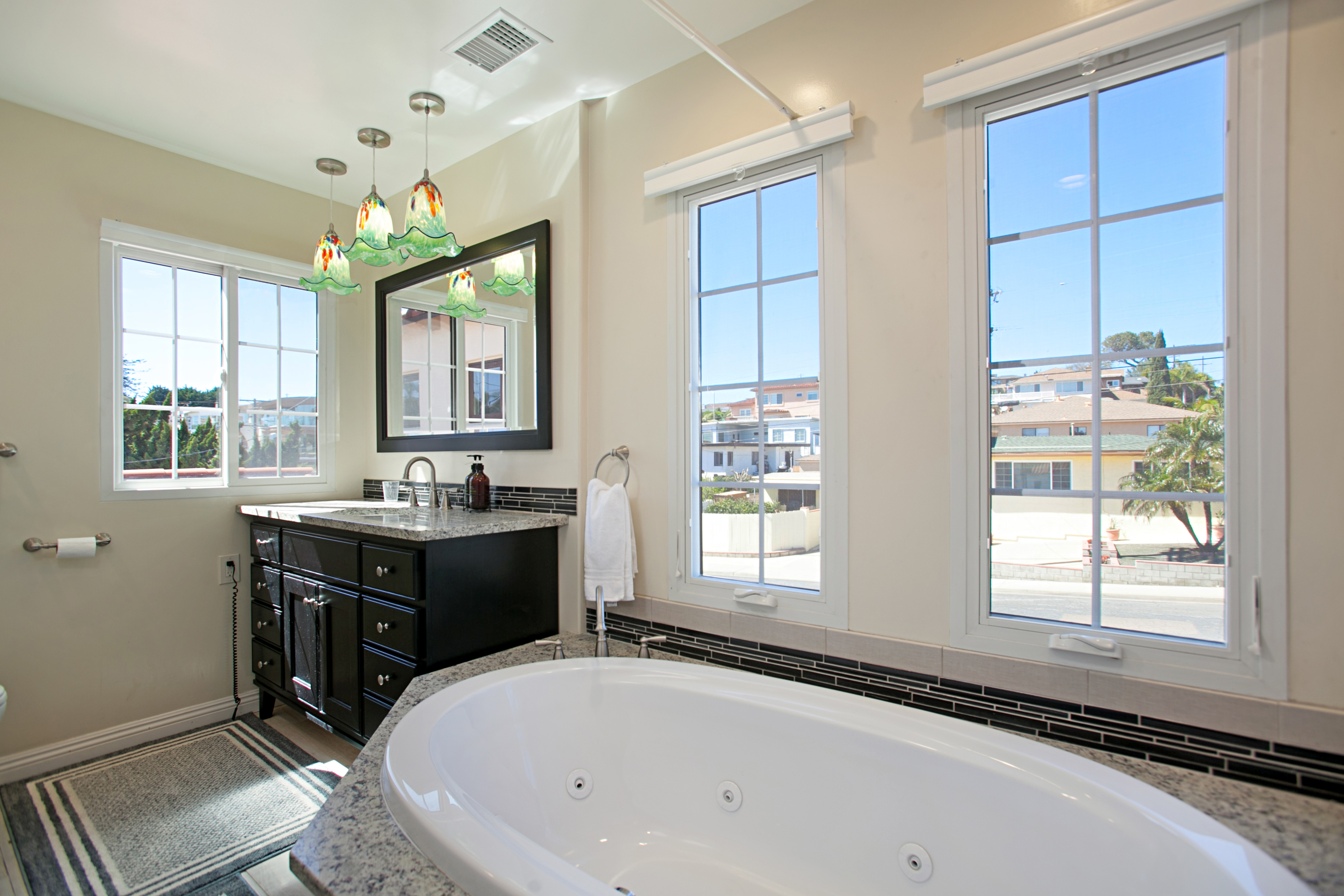 Beautiful San Diego Vacation Duplex Sleeps 4 Guests Beautiful San Diego Vacation Duplex Sleeps 4 Guests