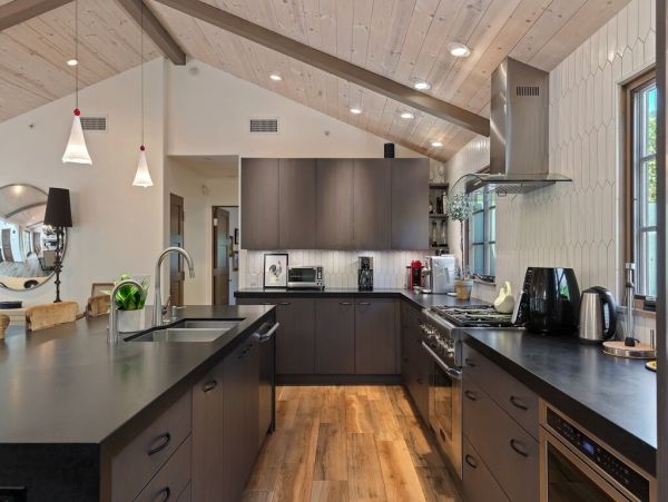 Montecito Vacation Home Sleeps Ten Guests Private Pool