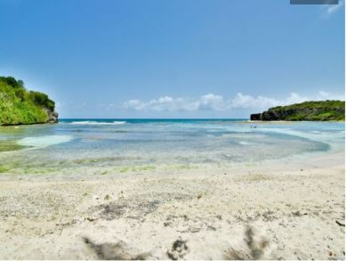 Le Gosier Vacation Home Sleeps Eleven Guests.