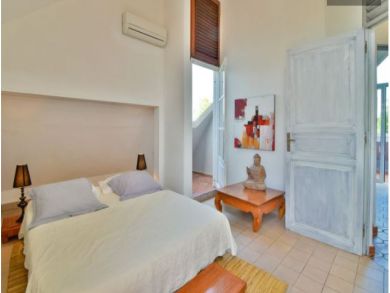 Le Gosier Vacation Home Sleeps Eleven Guests.