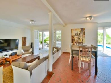 Le Gosier Vacation Home Sleeps Eleven Guests.