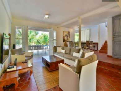 Le Gosier Vacation Home Sleeps Eleven Guests.