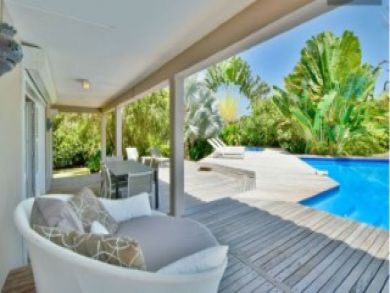 Le Gosier Vacation Home Sleeps Eleven Guests.