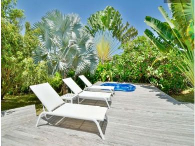 Le Gosier Vacation Home Sleeps Eleven Guests.