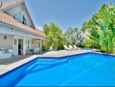 Le Gosier Vacation Home Sleeps Eleven Guests.