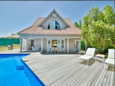 Le Gosier Vacation Home Sleeps Eleven Guests.