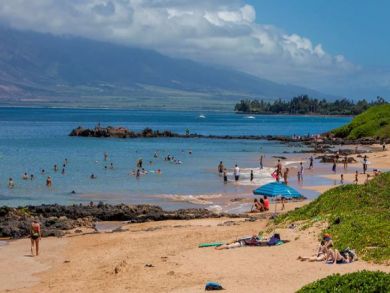 Kihei Two Bedroom Rental Condo, Walk to Beach