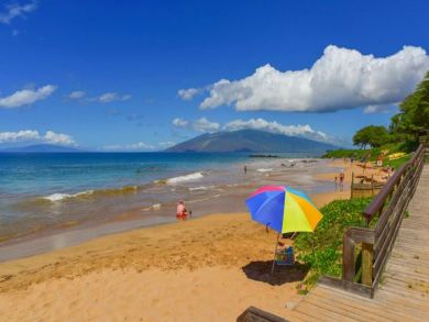 Kihei Two Bedroom Rental Condo, Walk to Beach