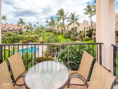 Kihei Two Bedroom Rental Condo, Walk to Beach