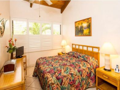 Kihei Two Bedroom Rental Condo, Walk to Beach