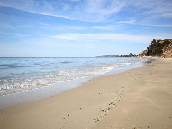 2 Bedroom Vacation Home in Summerland Sleeps 4 Guests