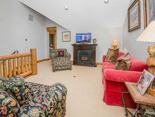 Bachelor Gulch Luxury True Ski in/Ski Out Mountain Home Sleeps 20 Guests