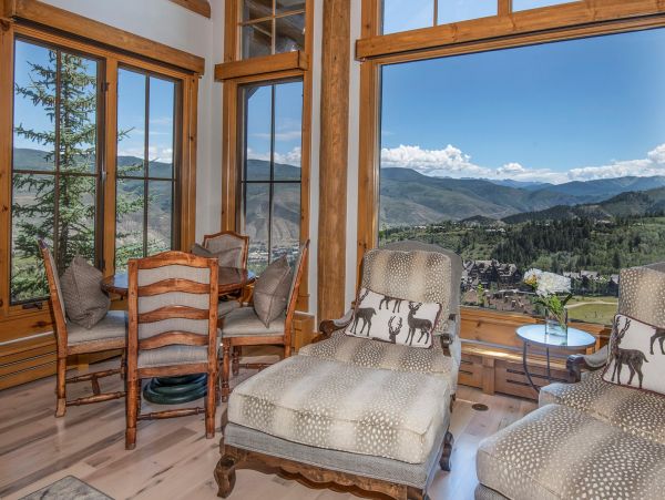 Bachelor Gulch Luxury True Ski in/Ski Out Mountain Home Sleeps 20 Guests