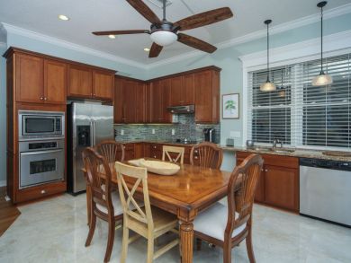 Bradenton Beach 3 Bedroom Home, Walk to Beach