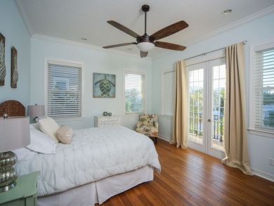 Bradenton Beach 3 Bedroom Home, Walk to Beach