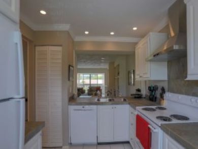 Brandenton Vacation Condo Sleeps Four Guests.