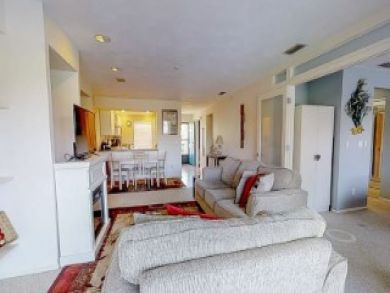 Brandenton Vacation Condo Sleeps Four Guests.