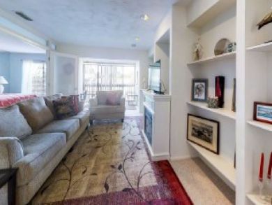 Brandenton Vacation Condo Sleeps Four Guests.