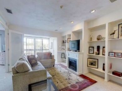 Brandenton Vacation Condo Sleeps Four Guests.