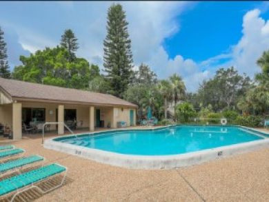 Brandenton Vacation Condo Sleeps Four Guests.