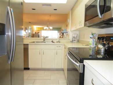 Boca Grande Vacation Condo Sleeps Six Guests On Beach