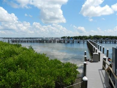 Boca Grande Vacation Condo Sleeps Six Guests On Beach