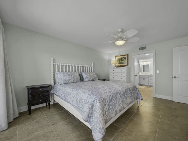 Coastal Elegance: Renovated 2-Bedroom Condo Right On the Beach