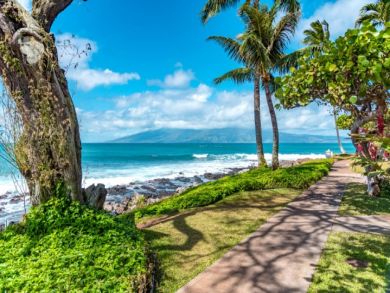 Two Bedroom Lahaina Vacation Condo On Beach Sleeps Six