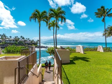 Two Bedroom Lahaina Vacation Condo On Beach Sleeps Six