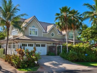 Lahaina Luxury Vacation Home Sleeps Eight Guests.