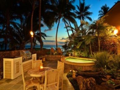 Lahaina Luxury Vacation Home Sleeps Eight Guests.