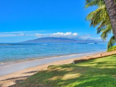 Lahaina Luxury Vacation Home Sleeps Eight Guests.