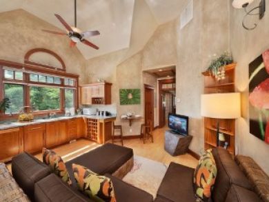 Lahaina Luxury Vacation Home Sleeps Eight Guests.