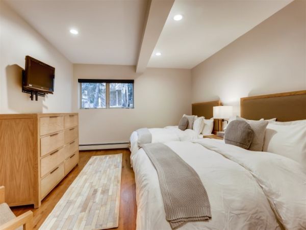 Vail Luxury Five Bedrooms Vacation Rental Home Sleeps 14