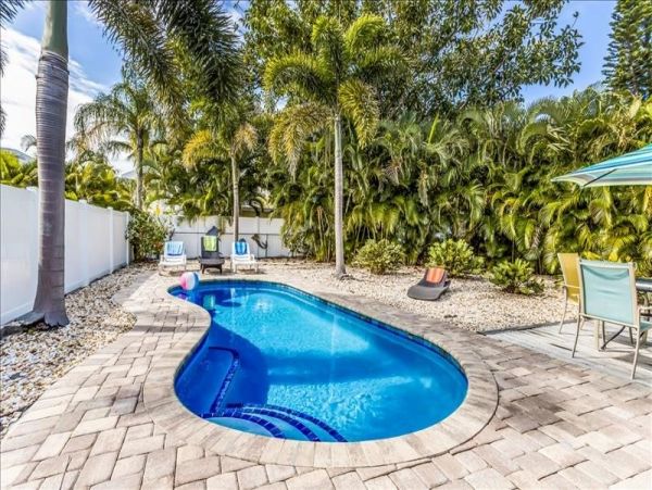 Bradenton Beach Vacation Home Sleeps Six Guests
