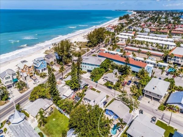 Bradenton Beach Vacation Home Sleeps Six Guests