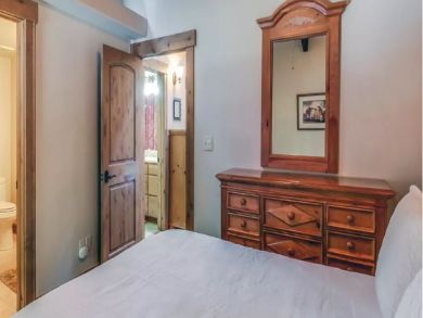 Vail Vacation Condo Sleeps Six Guests.