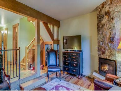 Vail Vacation Condo Sleeps Six Guests.