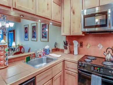Vail Vacation Condo Sleeps Six Guests.
