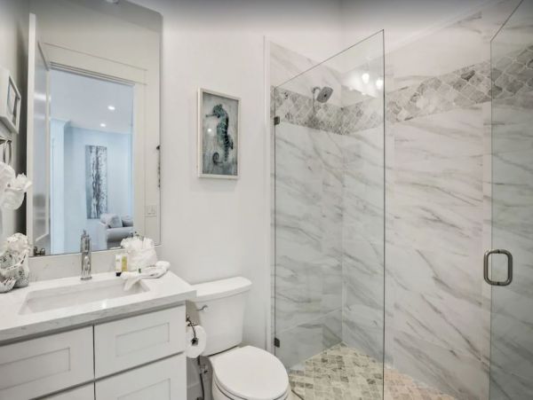 Destin Vacation Home Sleeps 32 Guests.