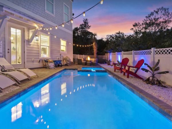 Destin Vacation Home Sleeps 32 Guests.