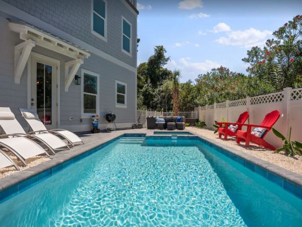 Destin Vacation Home Sleeps 32 Guests.