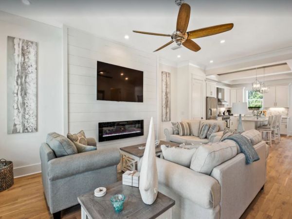 Destin Vacation Home Sleeps 32 Guests.