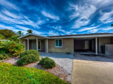 Longboat Key Canal Front Three Bedrooms Home