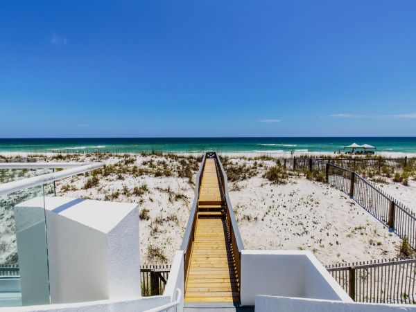 Pensacola Vacation Pool Home Sleeps Ten Guests With Views
