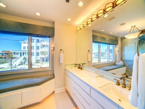 Pensacola Vacation Pool Home Sleeps Ten Guests With Views