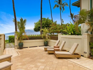 Two Bedrooms Oceanfront Condo in Lahaina Two Bedrooms Oceanfront Condo in Lahaina