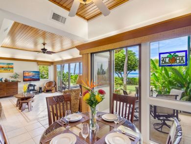 Two Bedrooms Oceanfront Condo in Lahaina Two Bedrooms Oceanfront Condo in Lahaina