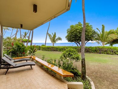 Two Bedrooms Oceanfront Condo in Lahaina Two Bedrooms Oceanfront Condo in Lahaina